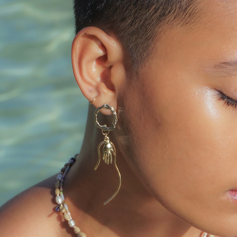 (Envet x BabeCaveSwim) The Hand Earrings